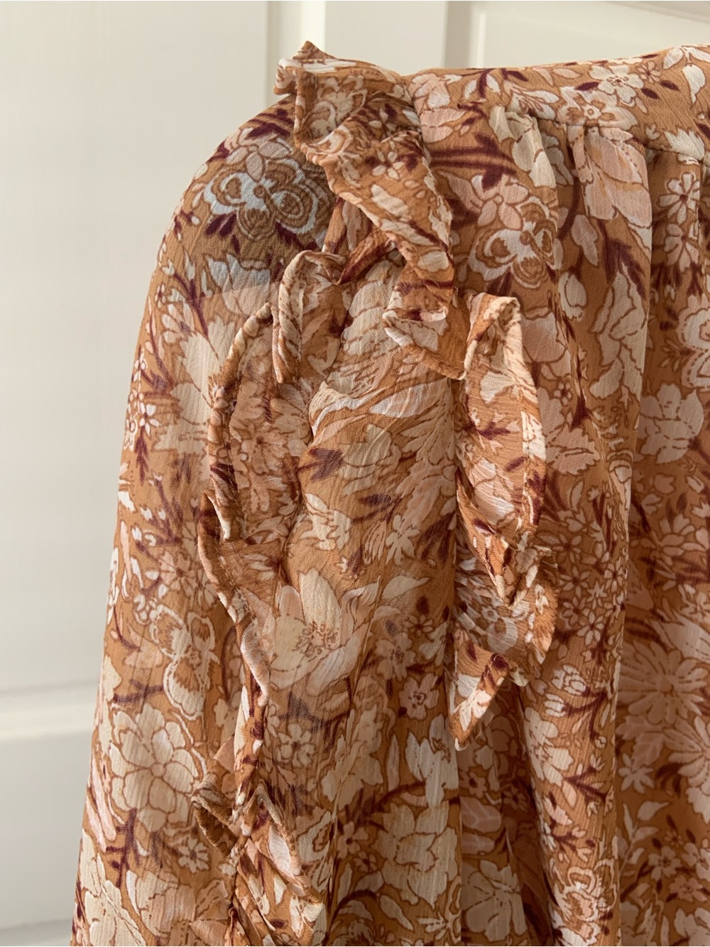 Express Tan Floral Peplum Blouse - Picture 2 of 4